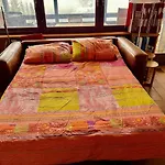 131 Warm For 4 People *